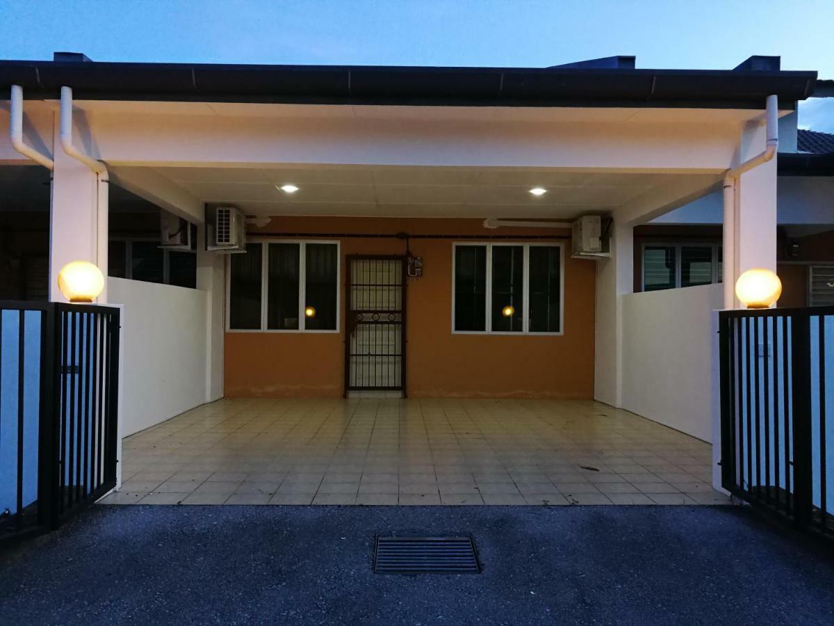 Address No 915, Lorong Uni Central 13, Taman Uni Central, Kuching Samarahan Expressway Exterior foto