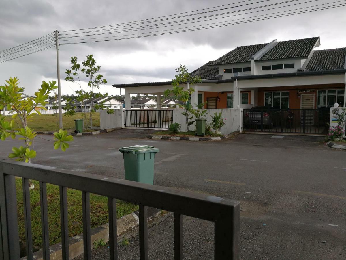 Address No 915, Lorong Uni Central 13, Taman Uni Central, Kuching Samarahan Expressway Exterior foto